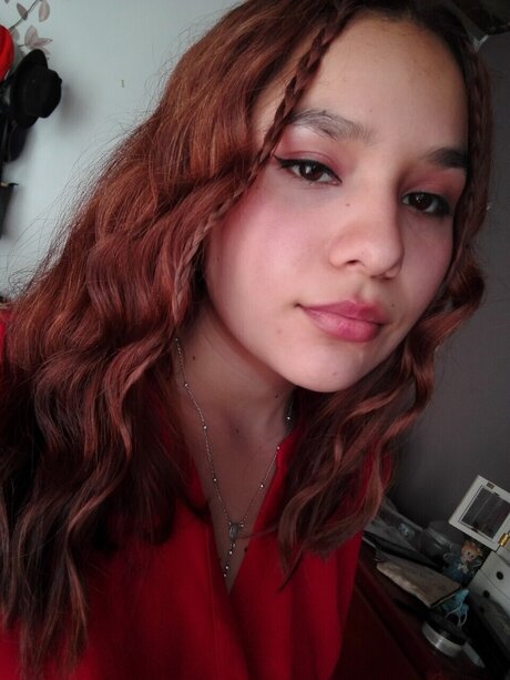 Walleska Flores model naked photo