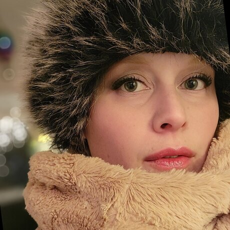 Annie Z9 model nude gallery