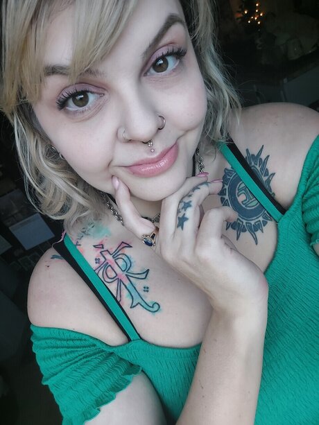 Brenda Dott hot pornstar images