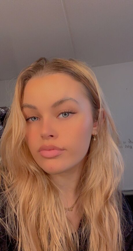 Minna perfect model images