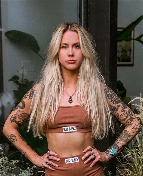 Jeana Lynn Vande Kieft model adult pics