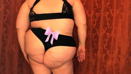 Muttise pornstar sexy pics