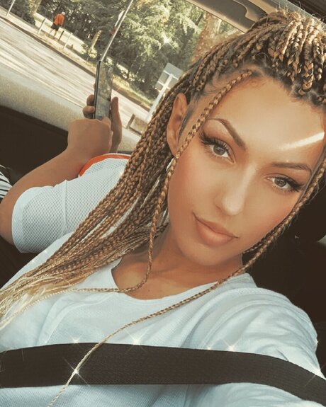 Meggi pretty actress pictures