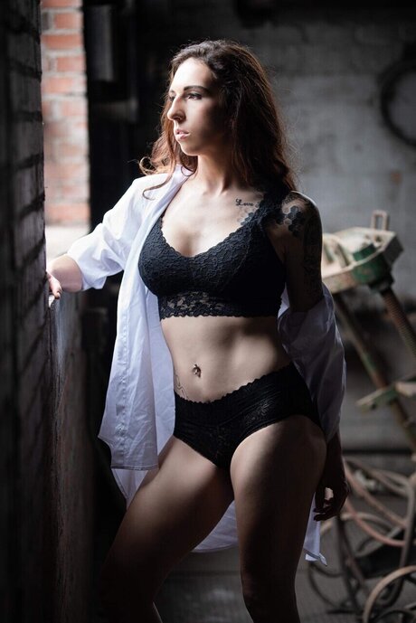 Ashley Jones sexy star image