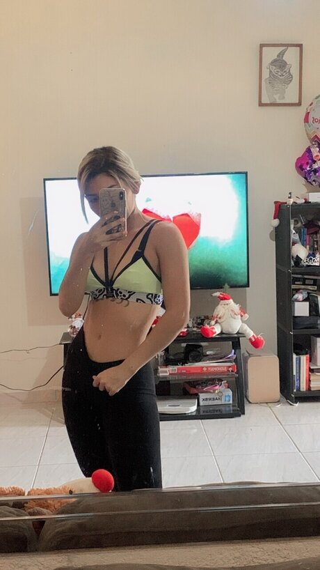 Yoselin art actress gallery