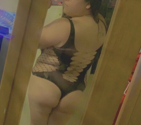 Smiley xxx model images