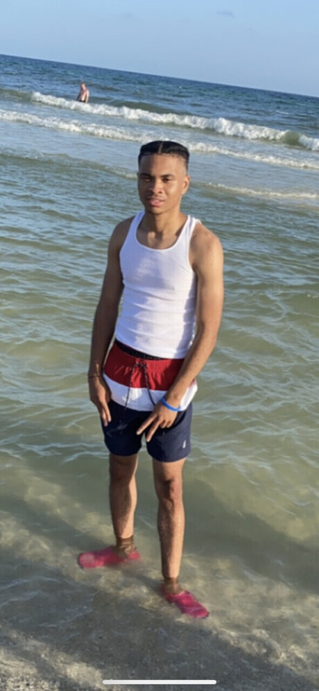 Lavishlingo erotic pornstar image