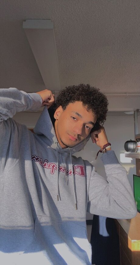 T J_ model top gallery