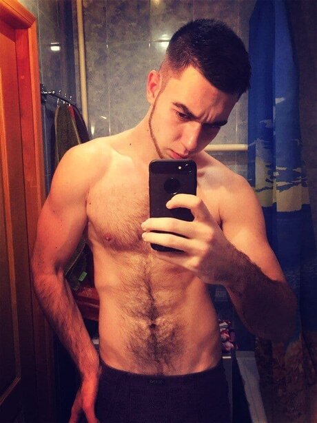 RolandXNight star naked pictures