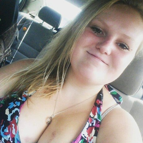 Velmalola model best pic