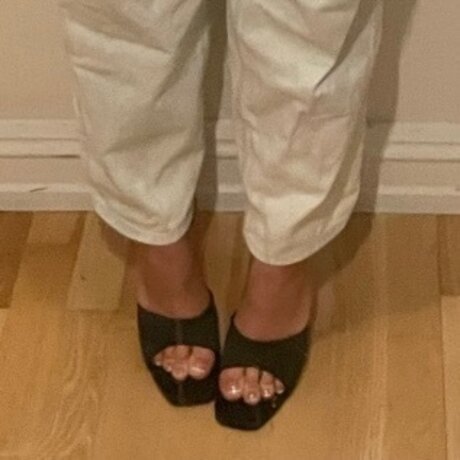 Pretty little size 4 pornstar free img