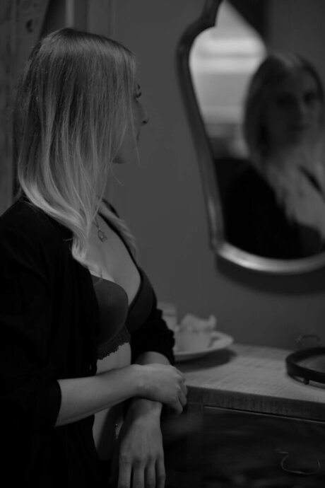 Ros Lile porn actress image