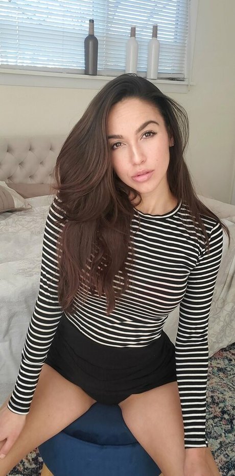 Arianna Marie pornstar pretty galleries