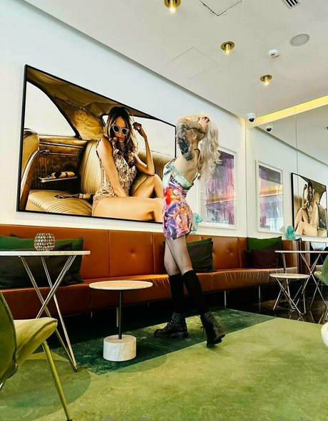 Sindy Day sexy model gallery