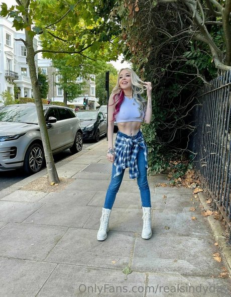 Sindy Day exclusive actress image