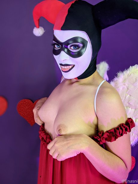 enasni model nudes photos