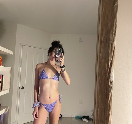 Anne Frank pretty pornstar photos