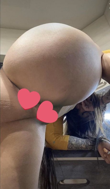 Bakhar Nabieva model art gallery