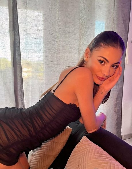 itscapucine pornstar exclusive photo