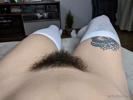 Hairy Angela nudes model image