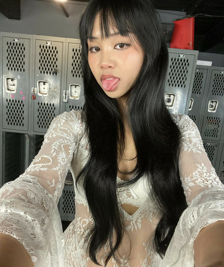 Milaloolemon sex model photo