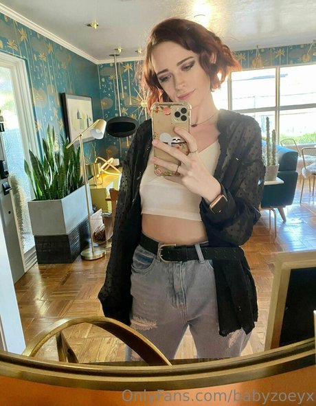 babyzoeyx pornstar high quality photos