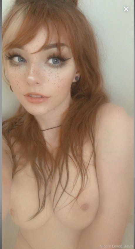 Eevee Davis sexy pornstar photos