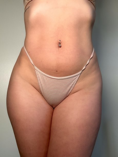 Grey Desire hot actress picture