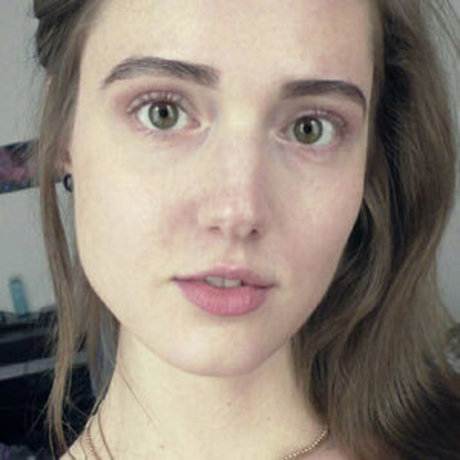 Peas and Pies adult model image