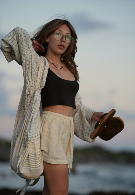 Julie Hielbert model erotic img