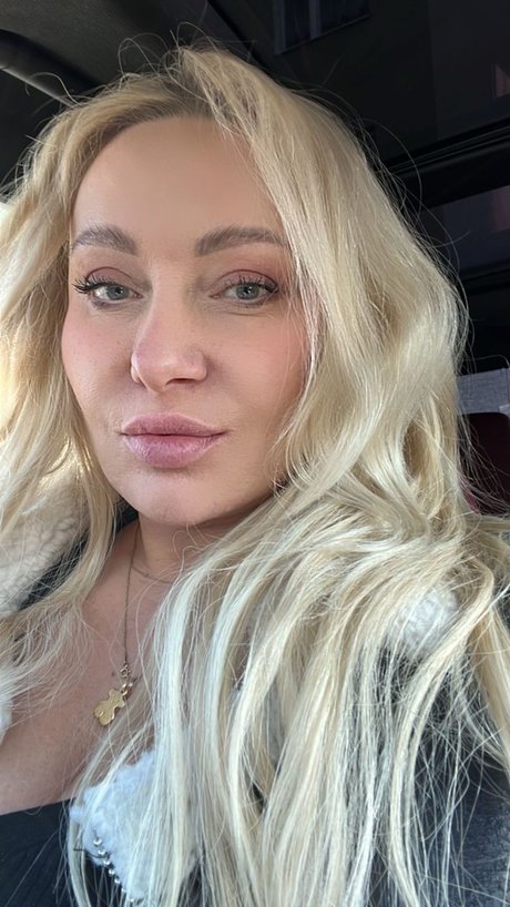 Annaka naked star images