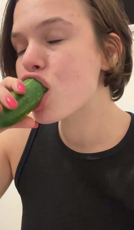 Sveta Hurin pretty pornstar image