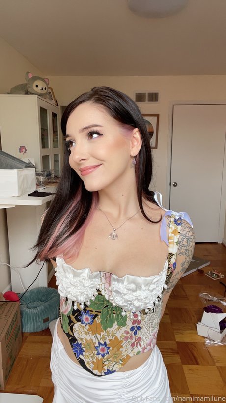 Nami Mami Lune star adult archive