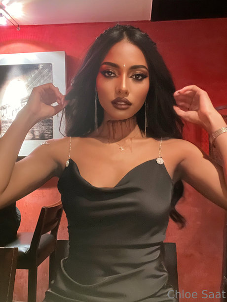 Chloe Saat model naked pics