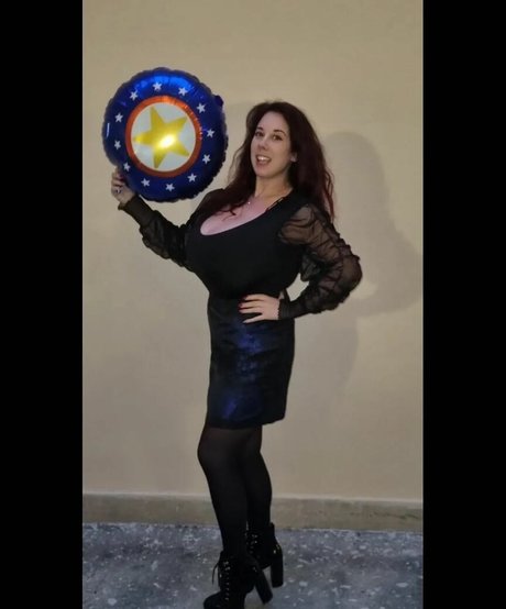 princygiuls pornographic model pic