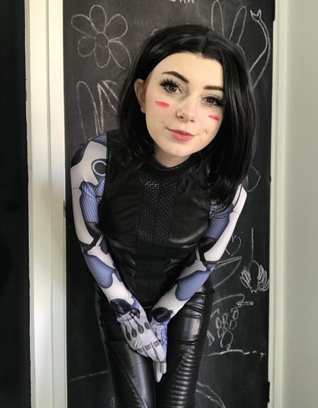 Elefire Grey pornstar nude archive