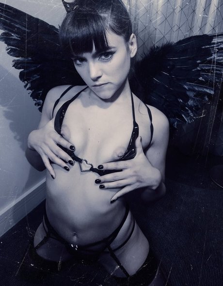 LITTLE LEAH star art galleries