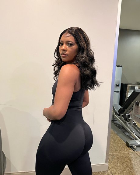 Saleema Mansur model xxx images