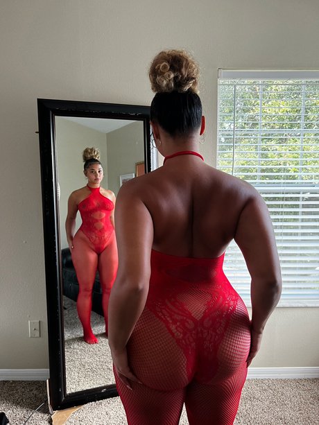 Stacia Darae pretty pornstar photos