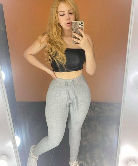 stephanie scarleth art actress galleries