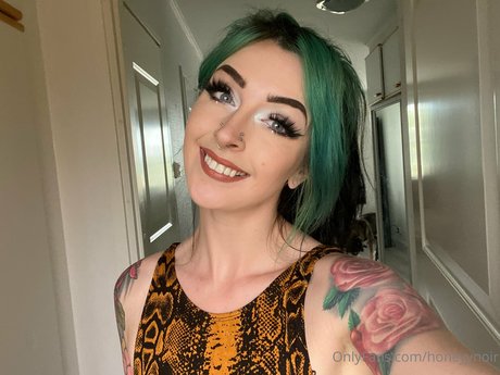 huge anal dildo onlyfans art naked images