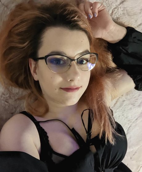 delimbre nudes model images