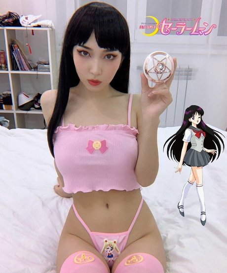 Ninja Vi model adult picture