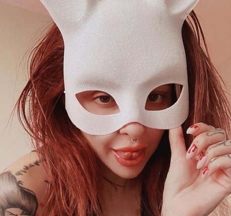 vanpsuicide model pretty photo