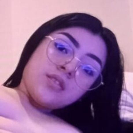 Stephy Petite star top picture