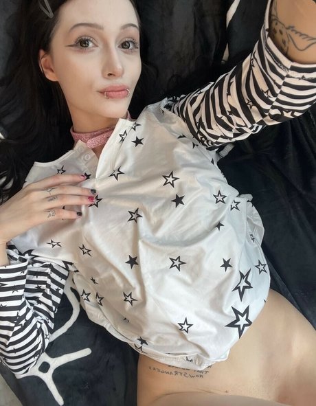 Ady Dark pretty actress image