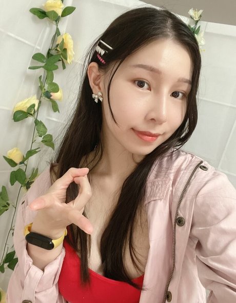 Minarocket porn model pic