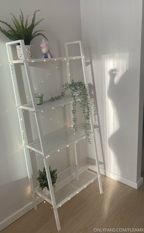 fleamx naked actress images