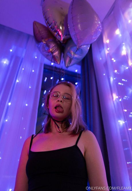 fleamx model hot galleries