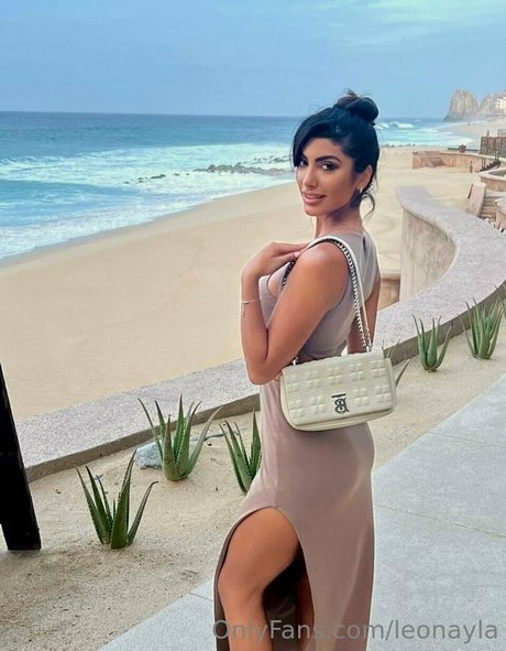 teen lesbian onlyfans adult image